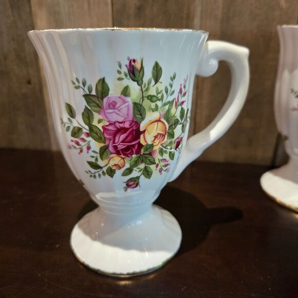 2 Royal Albert OLD COUNTRY ROSES Gold Trim Fluted Footed Pedestal Mugs Cups READ - Picture 1 of 8